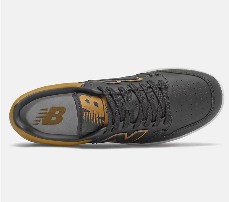 New Balance Herren-Skateboard-Turnschuhe – Schwarz / Gold