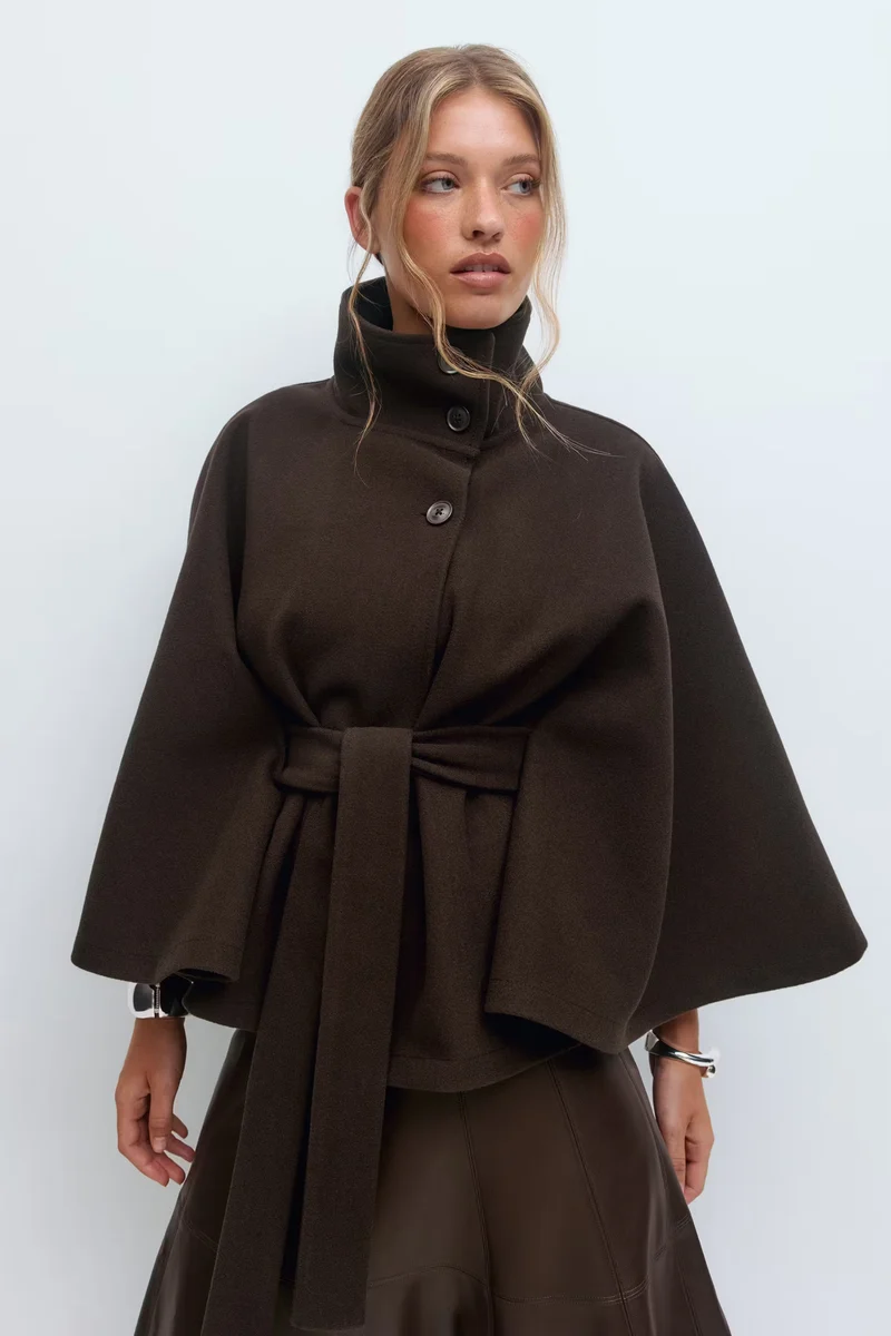 Damen Capejacke mit Stehkragen und Bindegürtel