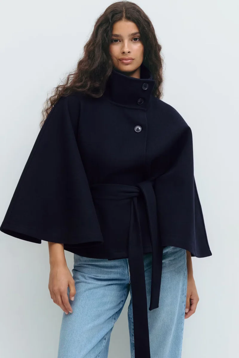 Damen Capejacke mit Stehkragen und Bindegürtel