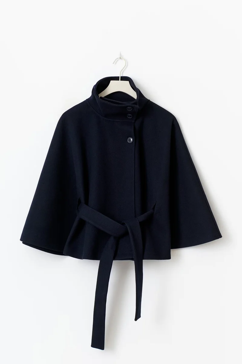 Damen Capejacke mit Stehkragen und Bindegürtel