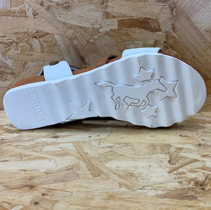 Mustang Damen-Sandalen – Cremeweiß