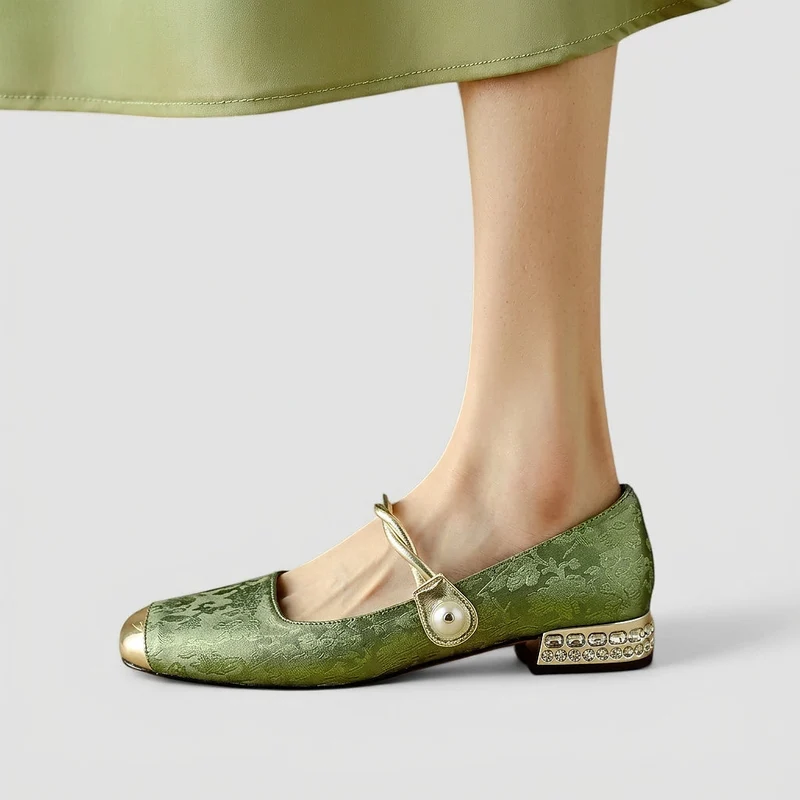 Damen-Mary-Jane-Schuhe mit floralem Muster und verzierten Blockabsätzen