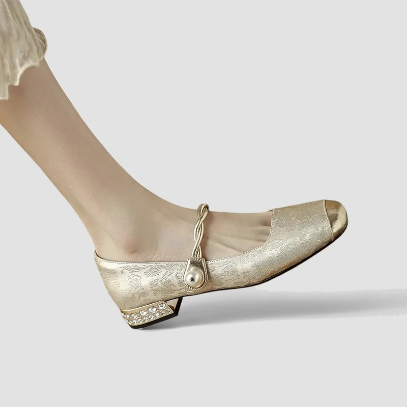 Damen-Mary-Jane-Schuhe mit floralem Muster und verzierten Blockabsätzen