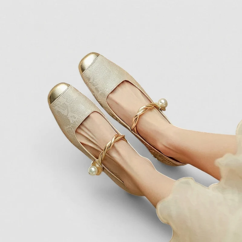 Damen-Mary-Jane-Schuhe mit floralem Muster und verzierten Blockabsätzen