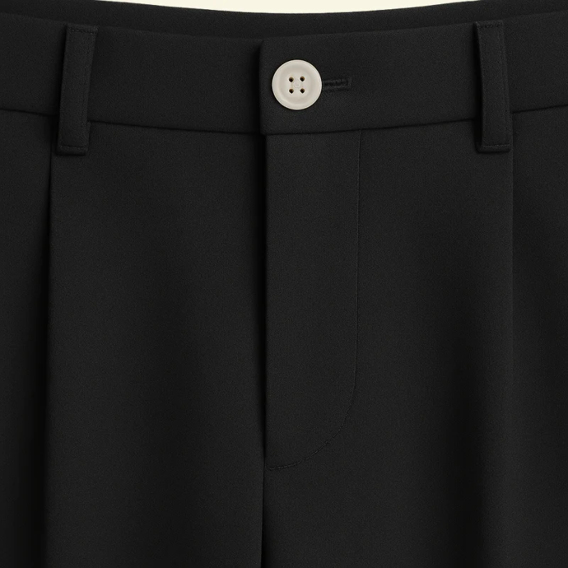 Herren Hose mit geradem Bein und Frontfalten sowie Knopfverschluss