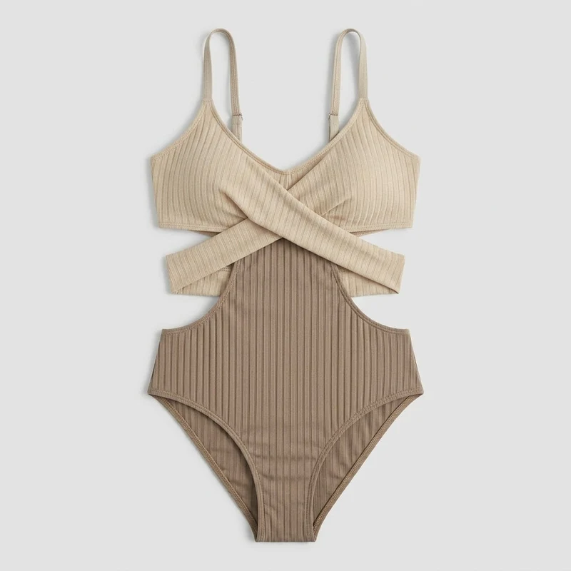 Damen-Badeanzug mit Rippenstruktur, Cut-Out-Details und Wickel-Taille