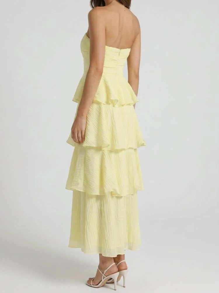 Damen trägerloses Maxikleid mit gestuftem Rock und Rüschenlagen