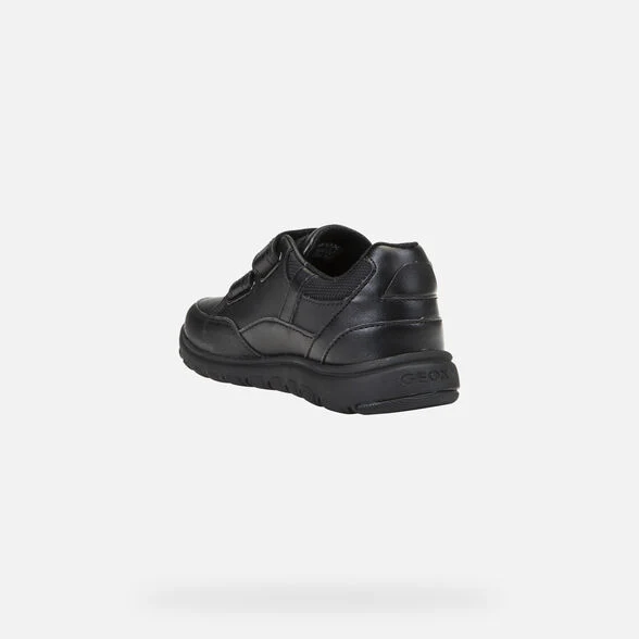 Geox Kinder Xunday Schulschuhe aus Glattleder – Schwarz
