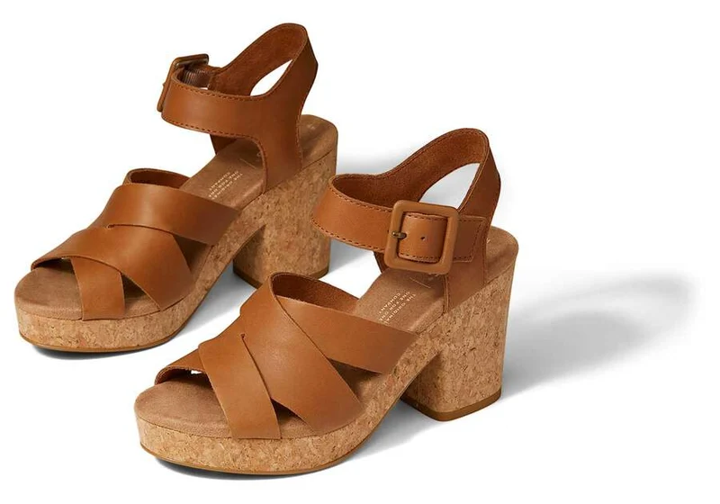 TOMS Damen Ava Sandale mit hohem Absatz – Hellbraun