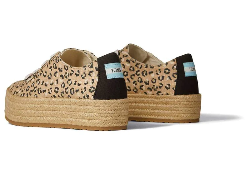 TOMS Cassiah Cheetah Plateau-Espadrille für Damen – Natur