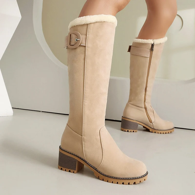 Stiefel für Damen mit Schnallendetail