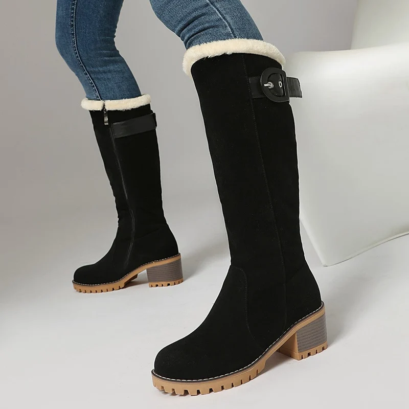 Stiefel für Damen mit Schnallendetail