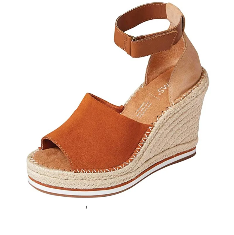 TOMS - Marisol Keilsandalette mit Knöchelriemen – braunes Wildleder