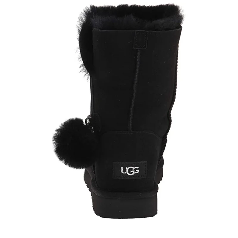 UGG - Klassischer kurzer Charm-Stiefel – Schwarz
