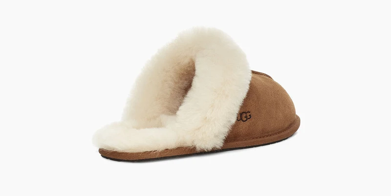 UGG Damen Scuffette II Hausschuhe Kastanie