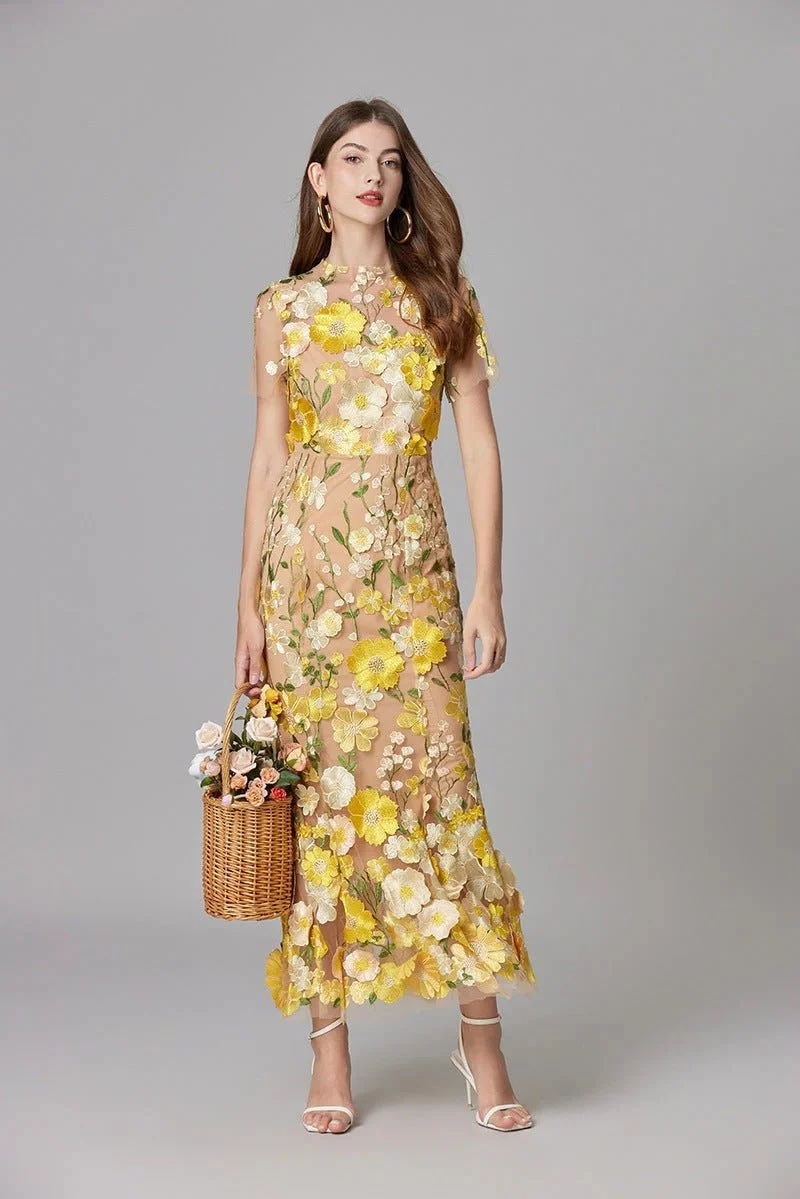 Elfriede | Maxi-Kleid ärmellos mit 3D-Blumen-Applikationen