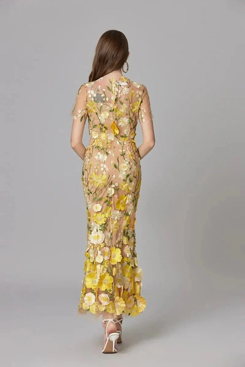 Elfriede | Maxi-Kleid ärmellos mit 3D-Blumen-Applikationen