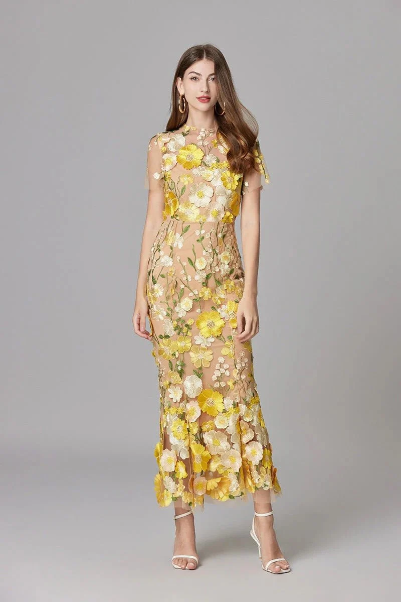 Elfriede | Maxi-Kleid ärmellos mit 3D-Blumen-Applikationen