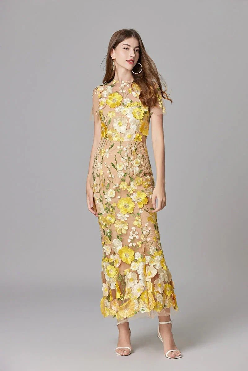 Elfriede | Maxi-Kleid ärmellos mit 3D-Blumen-Applikationen