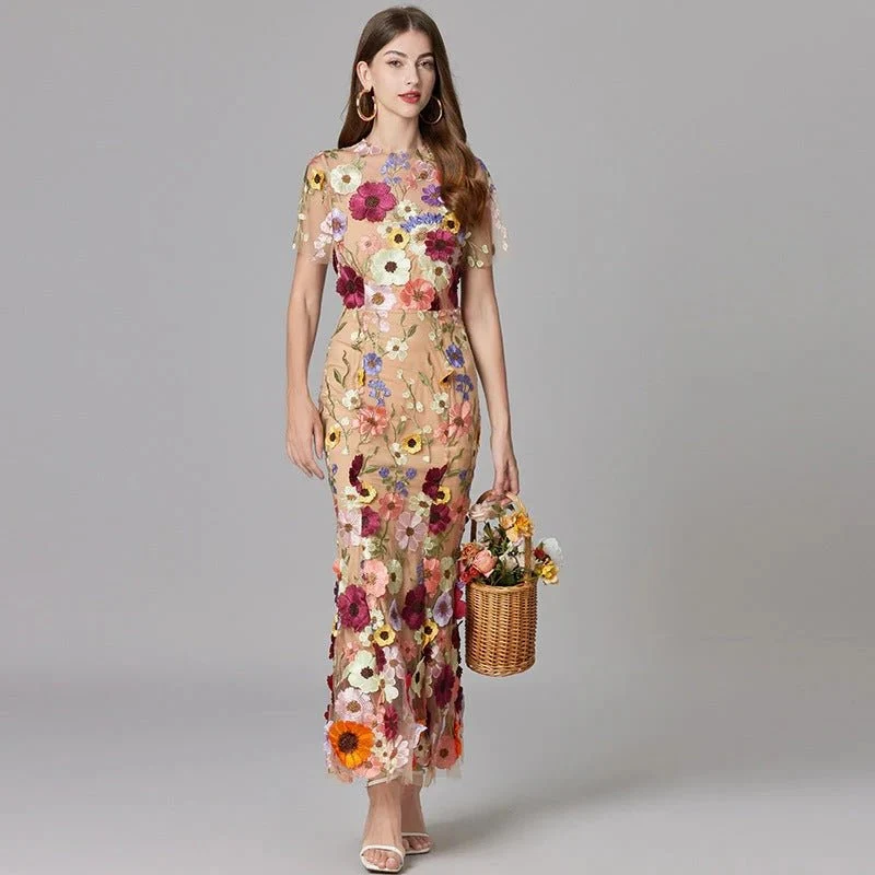 Elfriede | Maxi-Kleid ärmellos mit 3D-Blumen-Applikationen