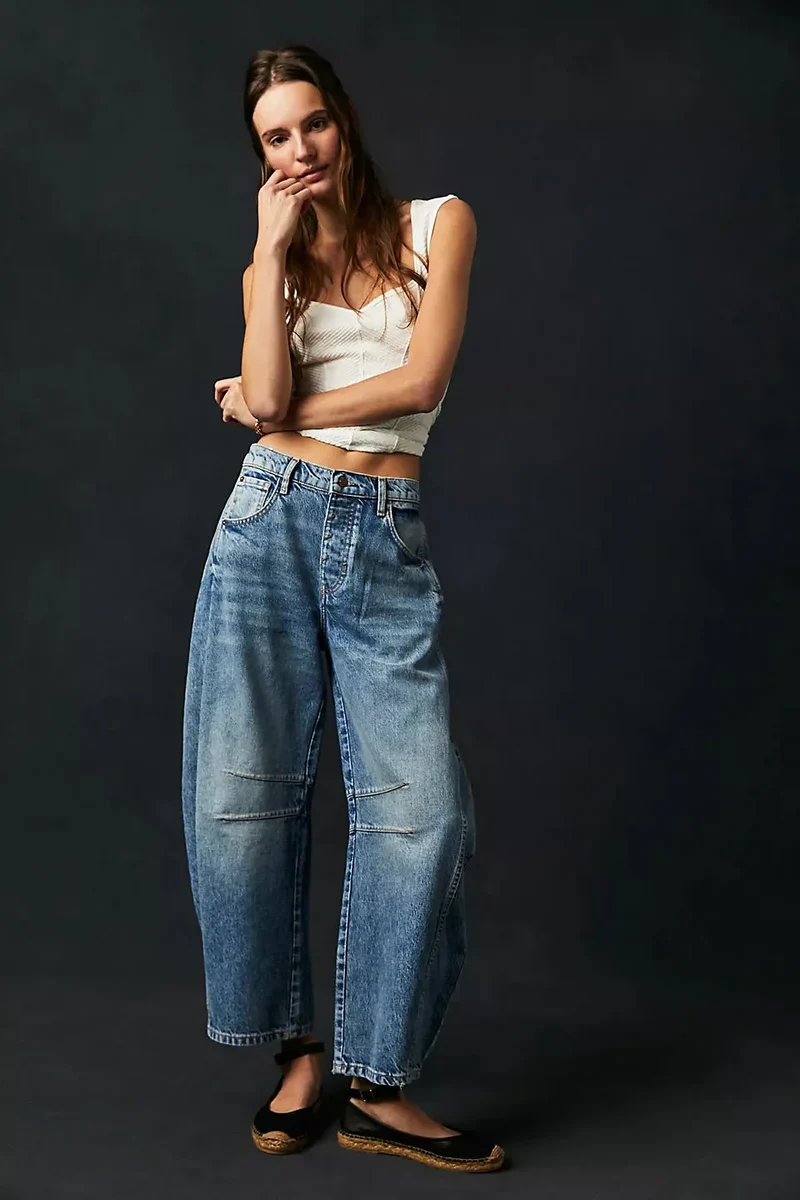 Damen Jeans mit weitem Bein und klassischer Taschenanordnung