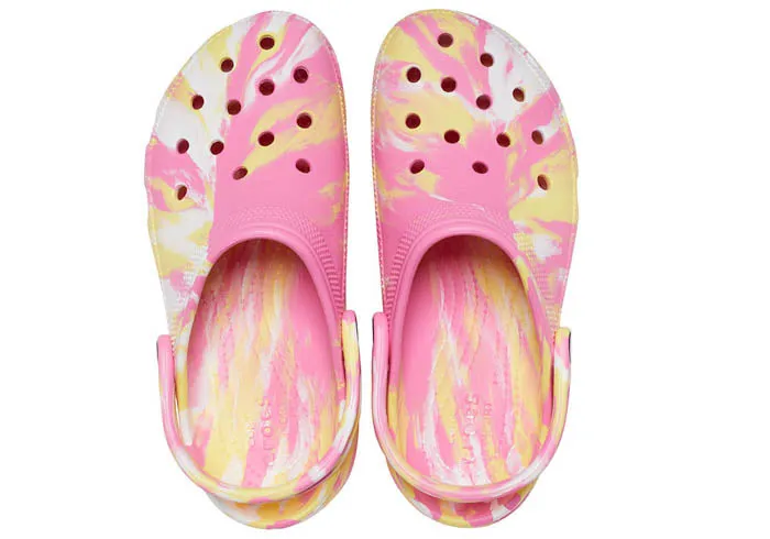 Crocs Klassischer marmorierter Damen-Clog mit Plateausohle – Pink Lemonade