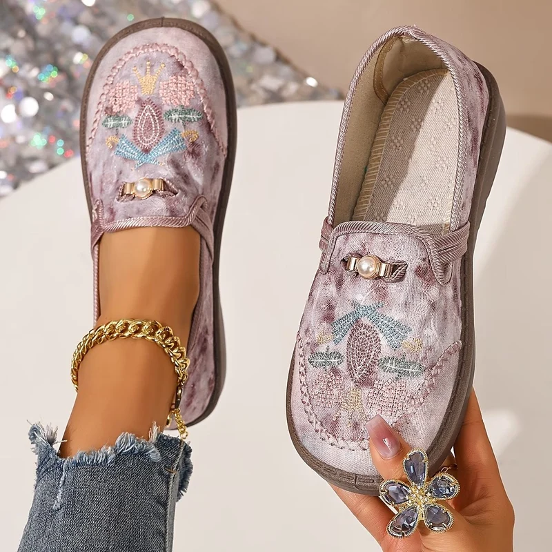 Marlene | Damen Slipper Blumenstickerei Perlendetails