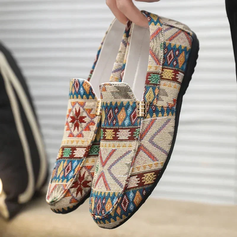 Loafer Herren | Ethno-Muster Slipper mit Golddetail & leichter Sohle