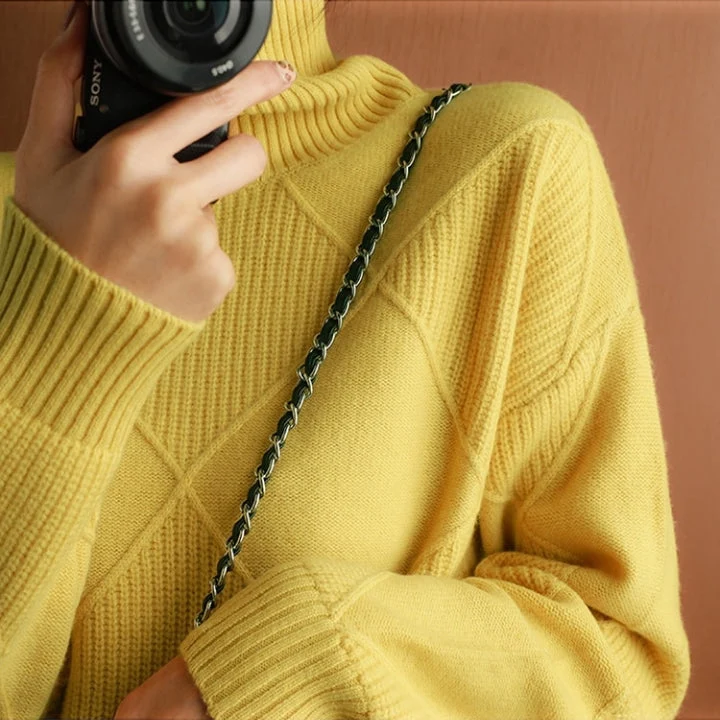 Natalie | Gemütlicher Zopfmuster Rollkragenpullover