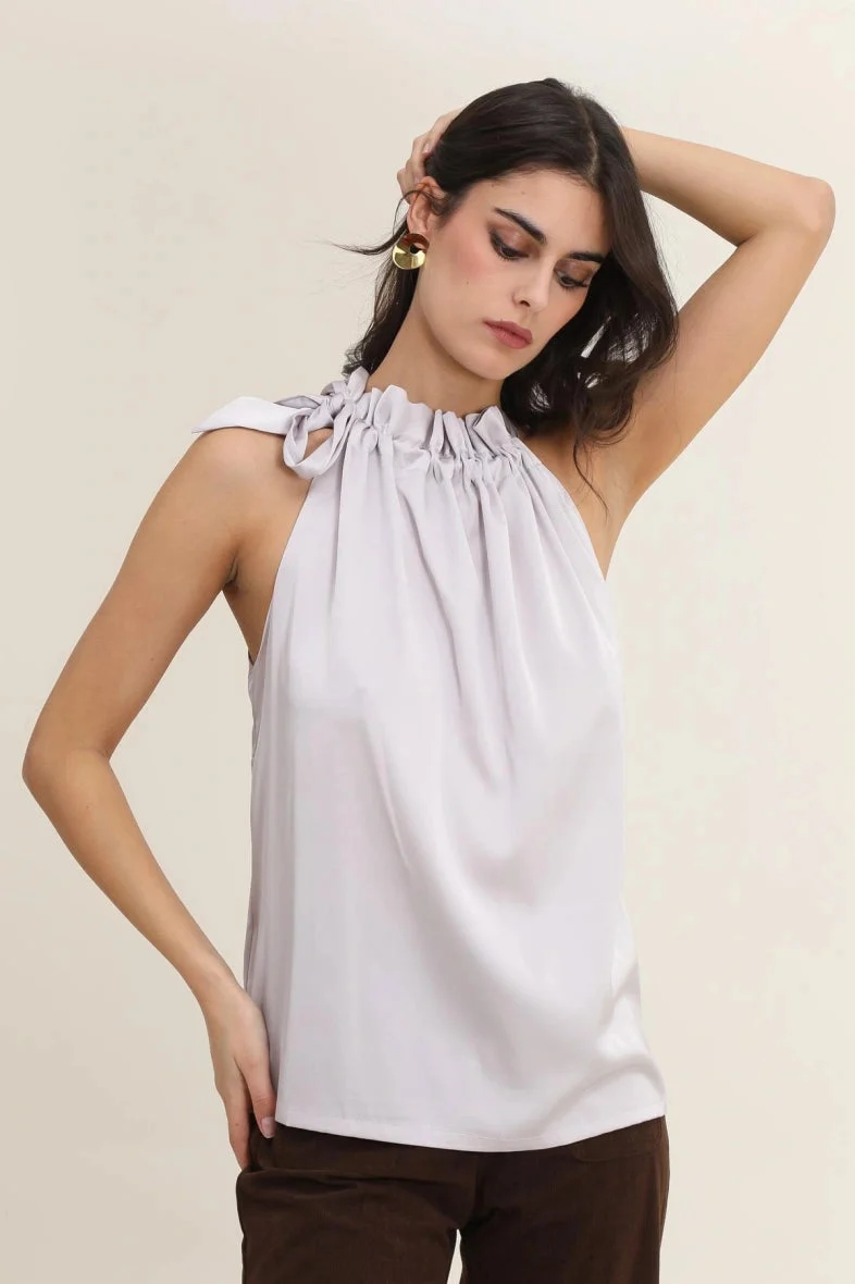 Sommer Top Damen | Neckholder mit Rüschenkragen & Schleifendetail