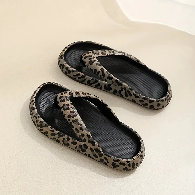 Sommer Slipper Damen | Kühner Leoparden-Print & Gepolstertes Zehensteg-Design