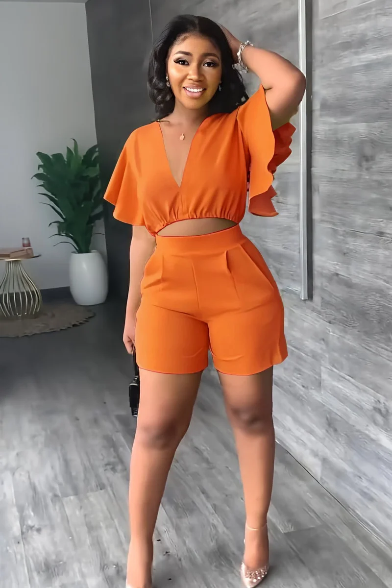 Zweiteiliges Sommeroutfit Damen | Crop-Top mit Rüschen & High-Waist-Shorts