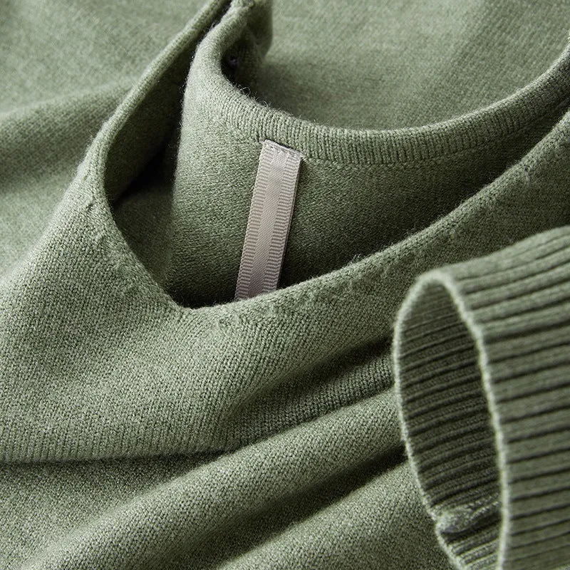 Max | Feiner Minimalistischer Pullover