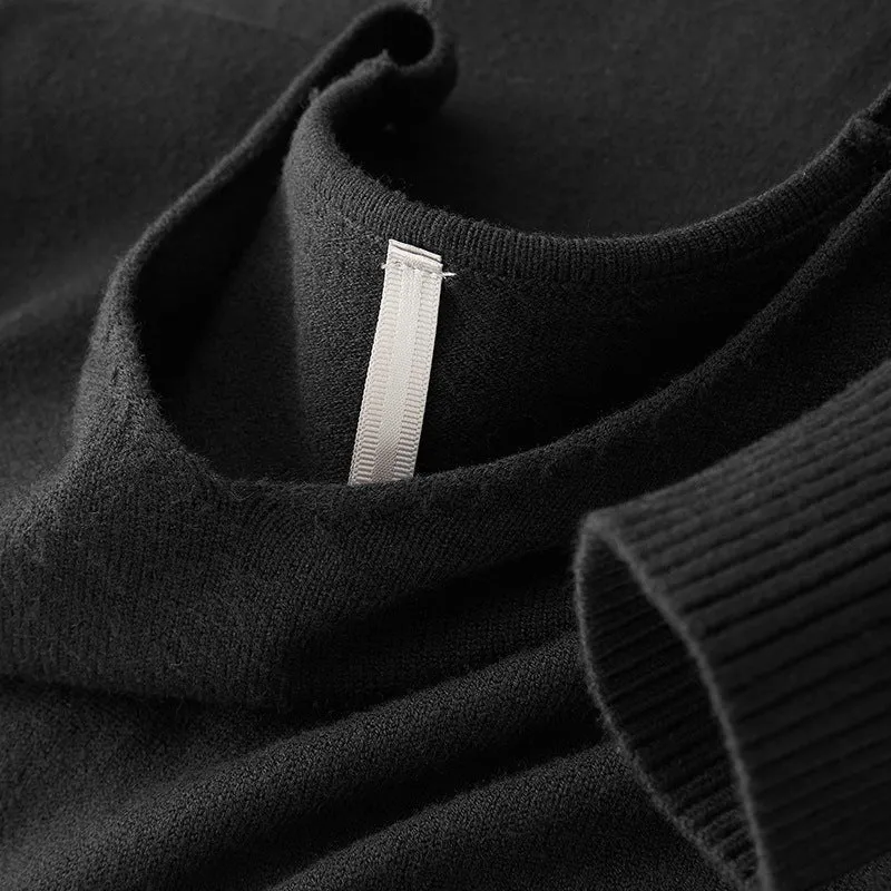 Max | Feiner Minimalistischer Pullover