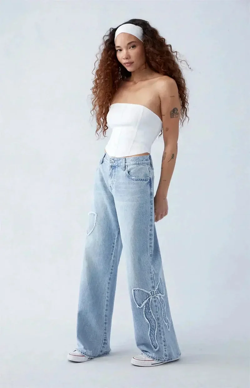 Wide-Leg Jeans Damen | Herz-Patches & Figurschmeichelnder Wide-Leg-Fall