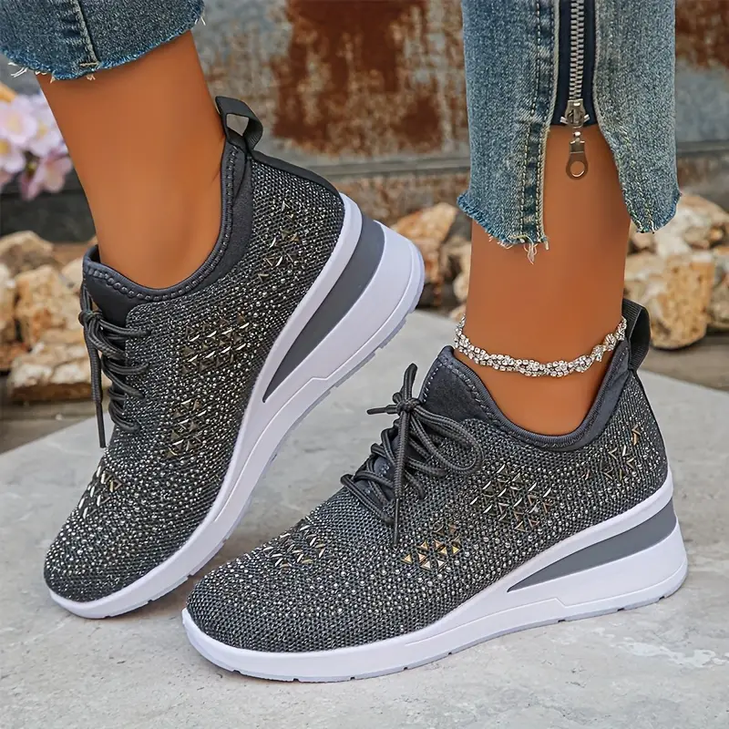 Bequeme orthopädische Sportschuhe