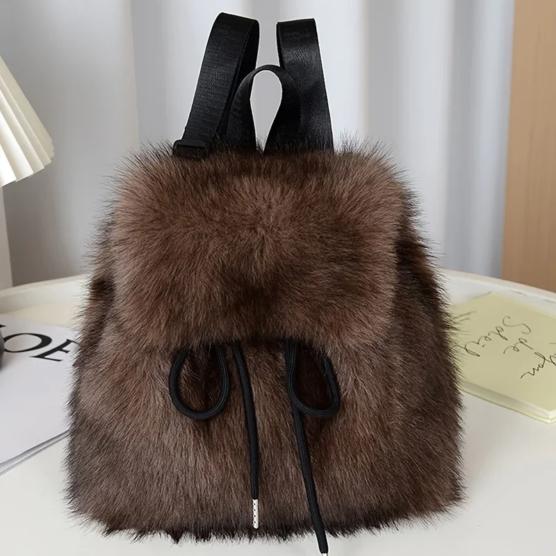 Marie | Klassischer Damen Rucksack aus Kunstfell