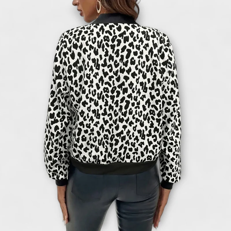 Clara | Stylische Damenjacke im Leo-Design