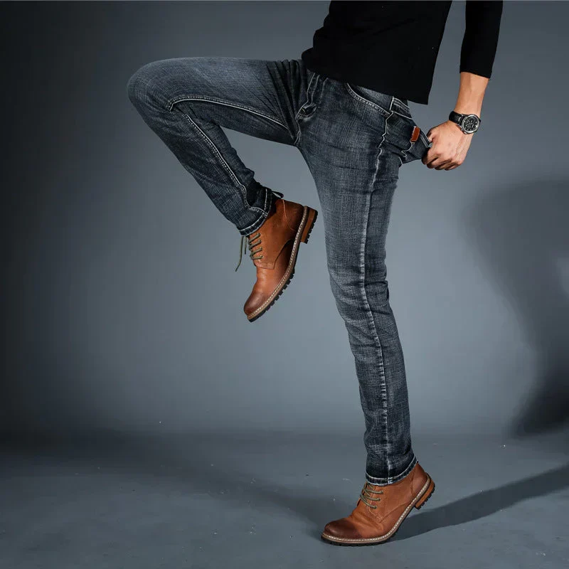 Hochwertige, in vier Richtungen dehnbare Slim-Fit-Jeans für Herren