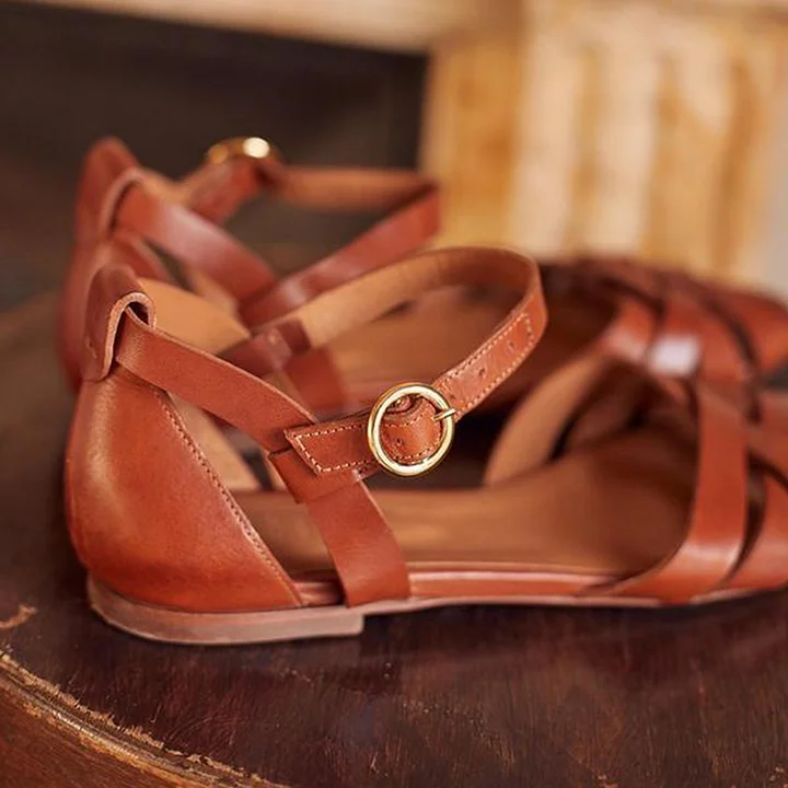 NIEDRIGER SANDALEN MIT RIEGEL