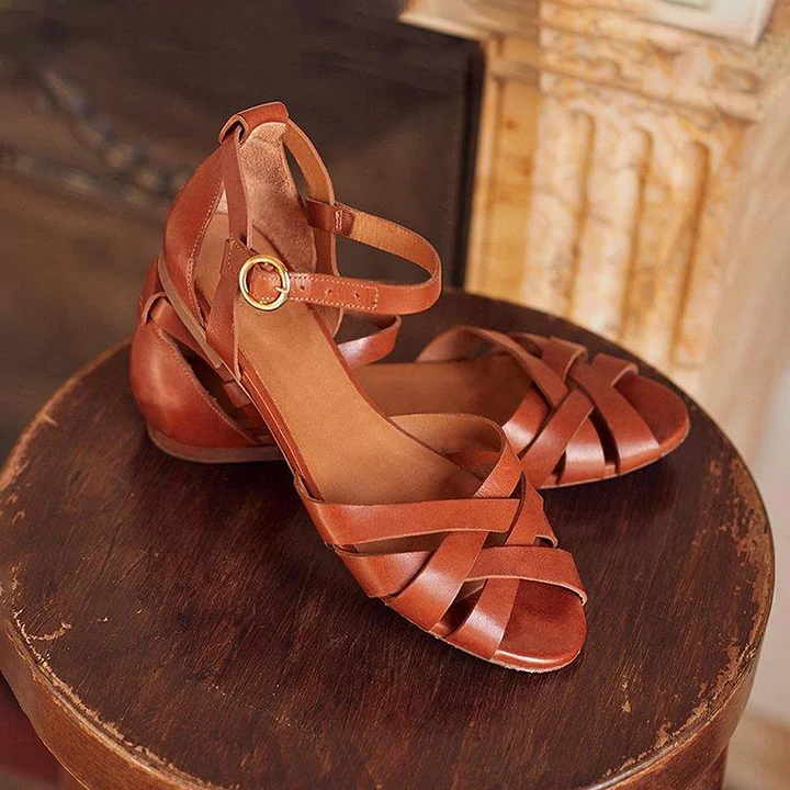 NIEDRIGER SANDALEN MIT RIEGEL