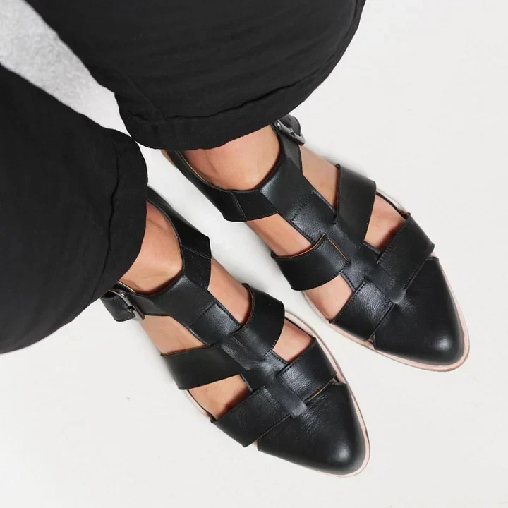 GEFLOCHTENE SPITZEN-SANDALEN