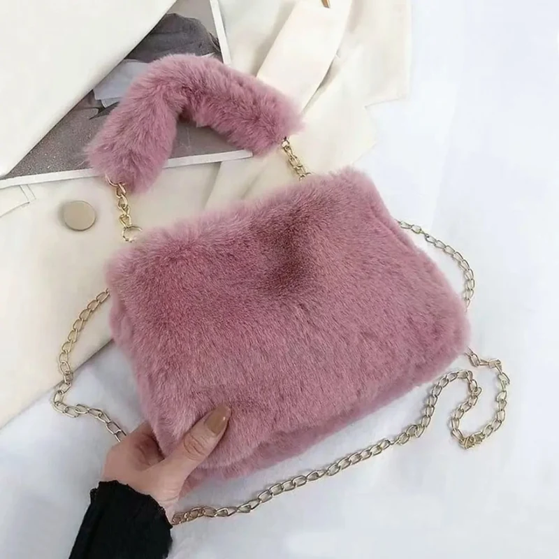 Elisa | Stilvolle Damen Schultertasche aus Plüsch