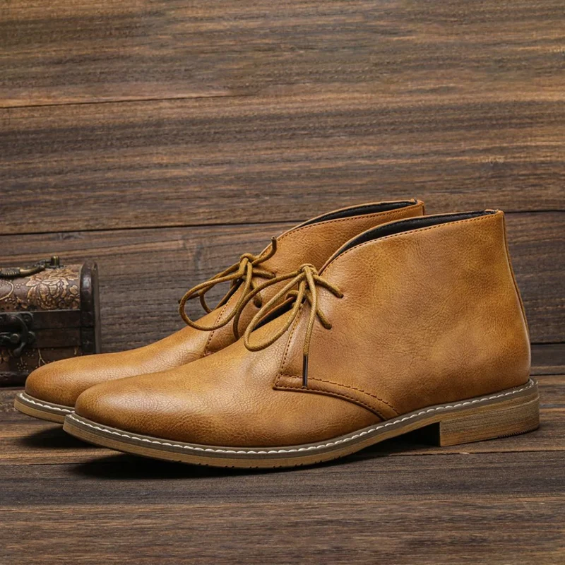 Jan | Stilvolle Herren Chukka-Stiefel im Alltag
