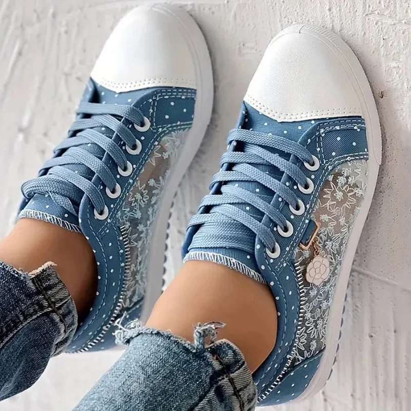 CARO | ELEGANTE DAMEN-SNEAKER MIT FLORALEN DETAILS
