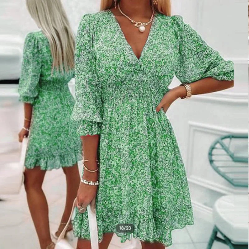 June | Schönes Kleid
