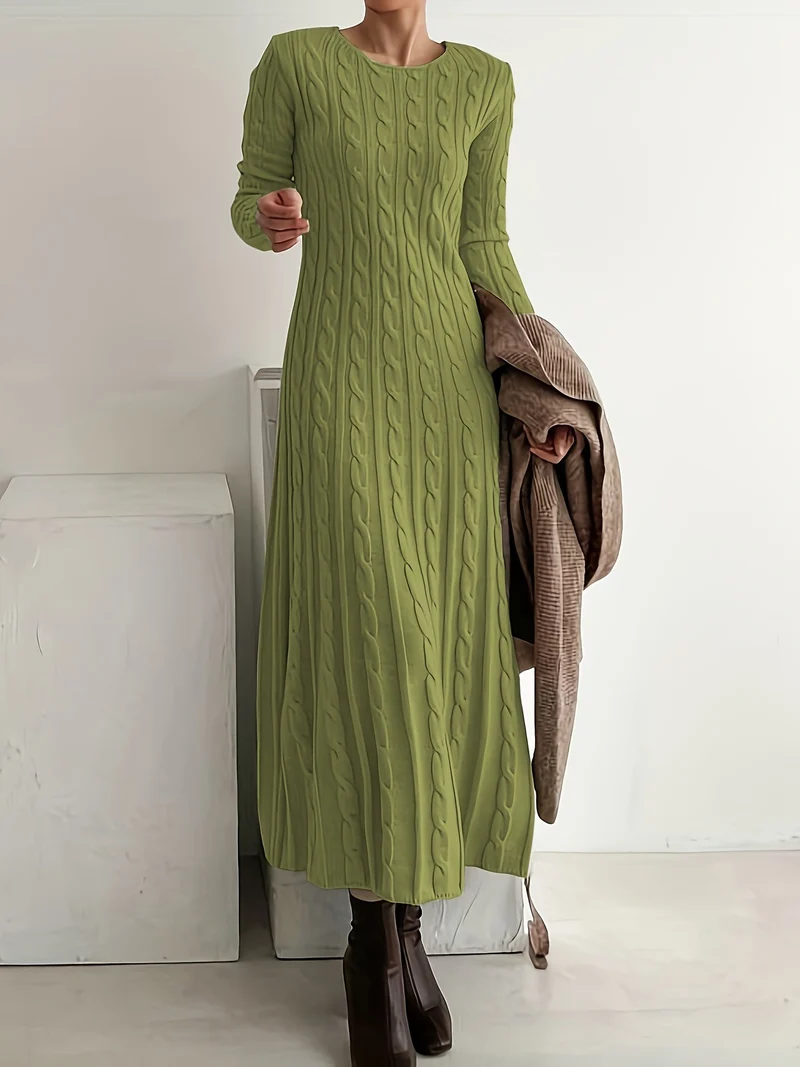Laura | Elegantes Damen Maxikleid bequem getragen