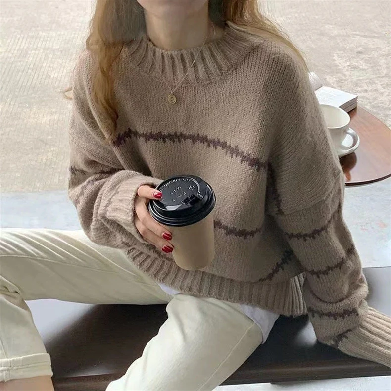 Lena | This Damen-Strickpullover modern und cozy