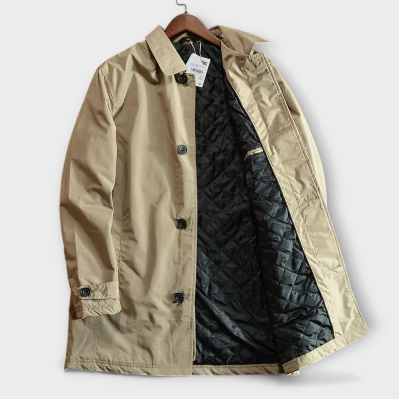 UTE / EIN ELEGANTER TRENCHCOAT