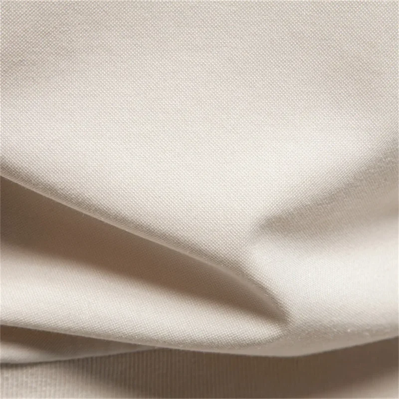 FRANK™ | ATMUNGSAKTIVES POLOSHIRT MIT V-AUSSCHNITT